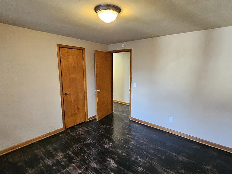 1629 Spring Ave NE #NA — Photo 8