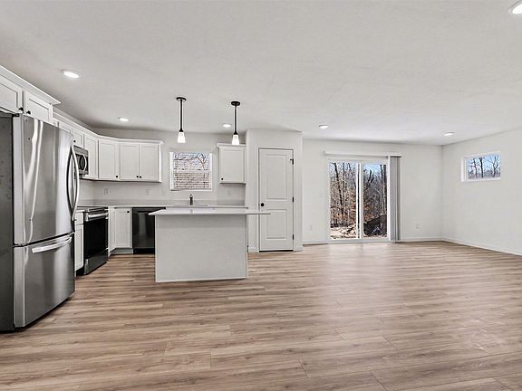 2nd image of 1639 Reagan Dr