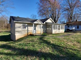 6049 Stadium Dr, Clemmons, NC 27012