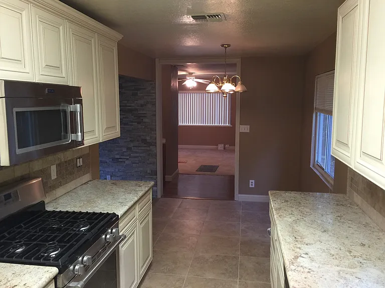 5643 Fairvale Way — Photo 6