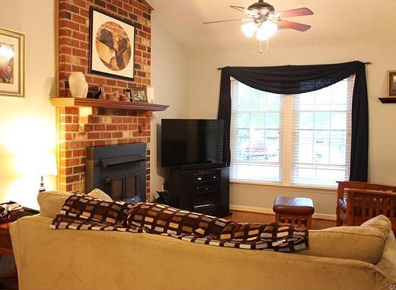 3rd image of 4600 Halleys Cir