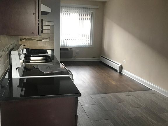 5th image of 3871 Ruby St APT 10