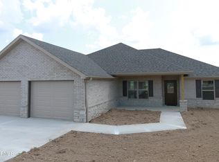 205 Rosewood Ct, Holts Summit, MO 65043