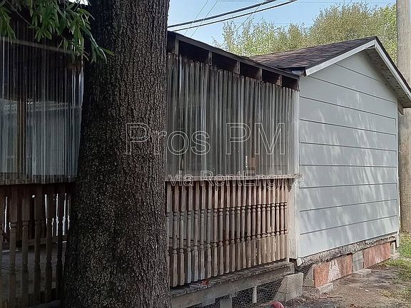 4th image of 14637 Kenny St