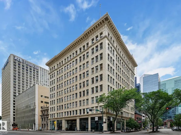 10134 100th St NW #902, Edmonton, AB T5J 0N8