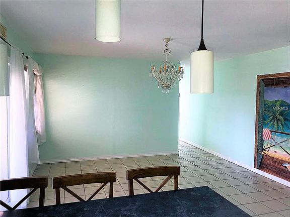 5th image of 1309 Avenue Del Sol