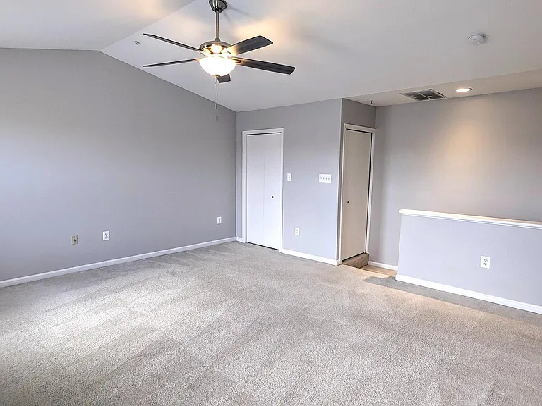 1009 Robin Hill Ter — Photo 12