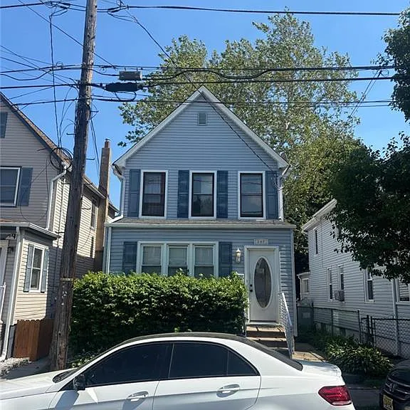 347 David St — Photo 1
