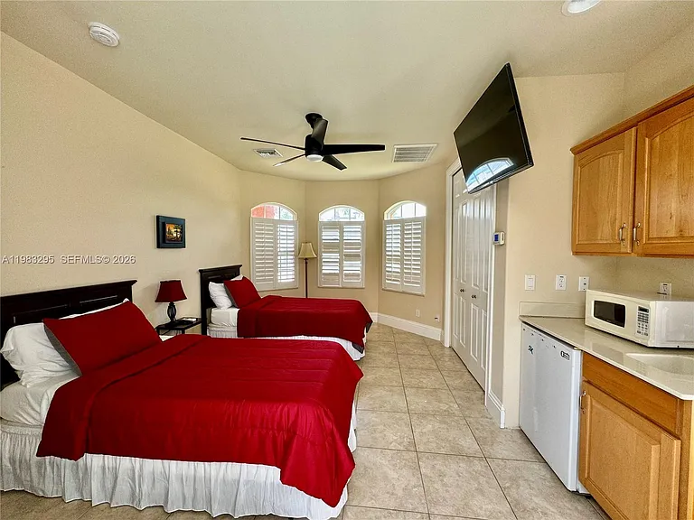 1740 Ludlow Rd — Photo 14