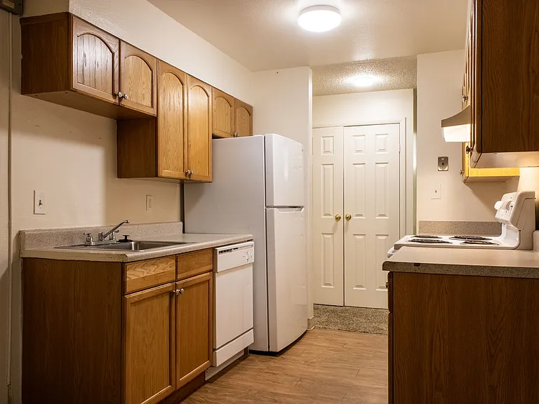 Big Horn Apartments — Photo 21