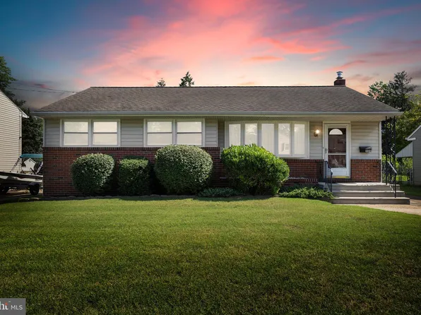 909 Smith St, Delran, NJ 08075