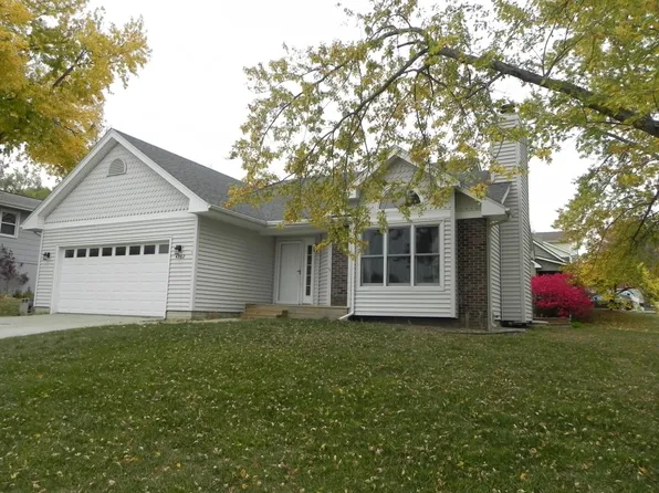 4962 Wakonda Dr, Norwalk, IA 50211