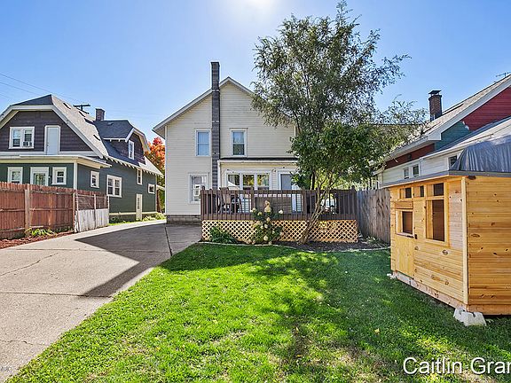 4th image of 161 Burr Oak St NE