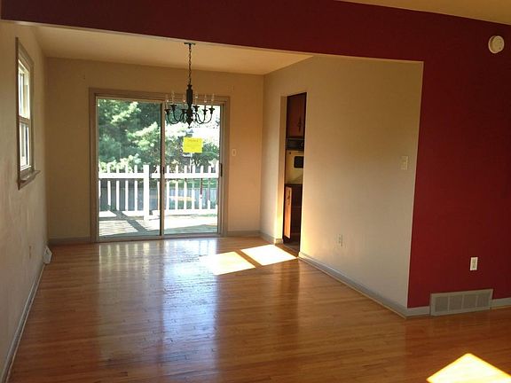 5th image of 417 Philmont Dr