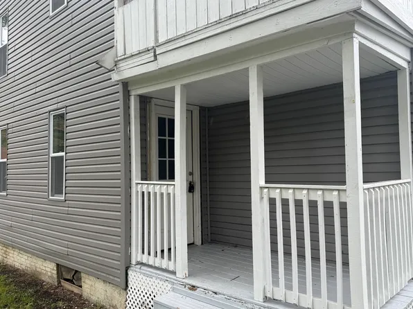 214 W North St #Up, Medina, OH 44256