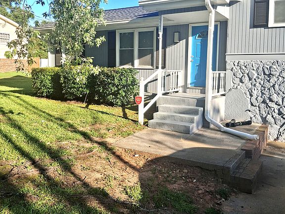 3rd image of 2332 Briarwood Cir SW