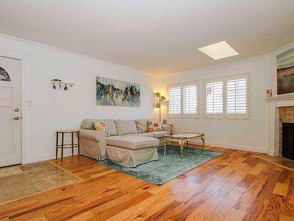 4th image of 2138 E 1st St APT 10