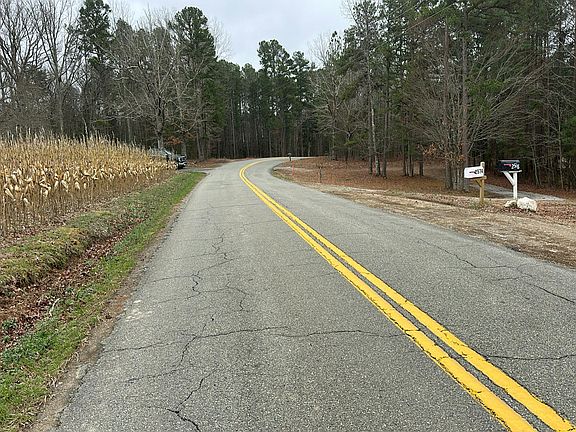 4th image of 2518 Phillis Rd