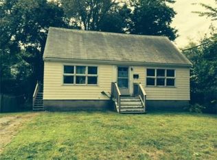 32 Humboldt St, Waltham, MA 02452