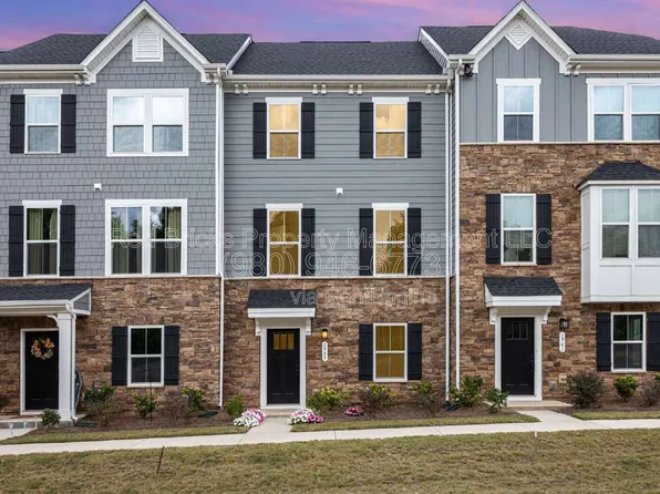 1939 Stallings Rd, Matthews, NC 28104