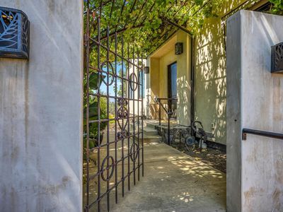 5 Bournemouth Rd, Saint Helena, CA, 94574