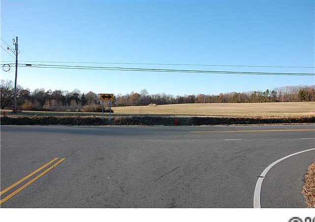 2nd image of 120 S Renee Ford Rd