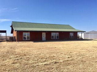 10623 N 2230th Rd, Clinton, OK 73601