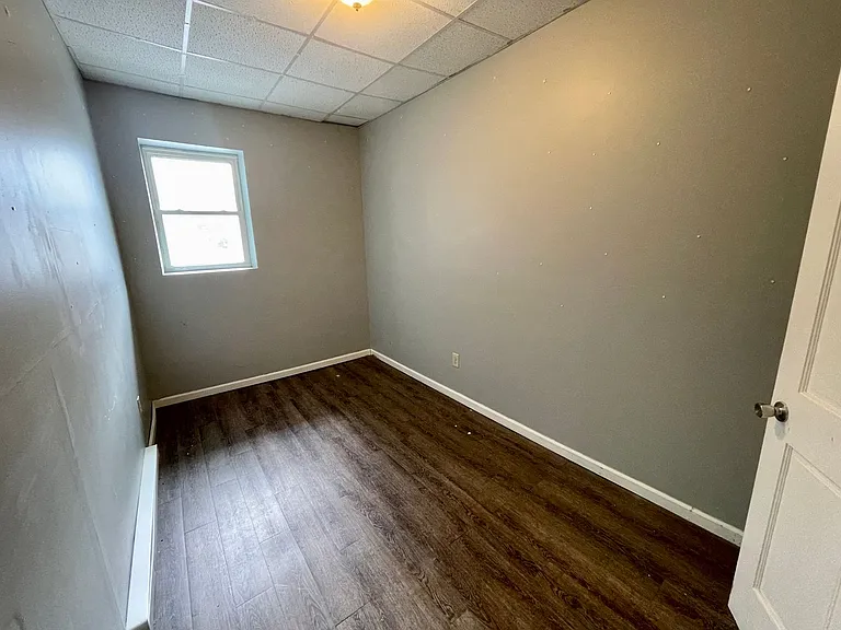 514-516 Main St — Photo 18