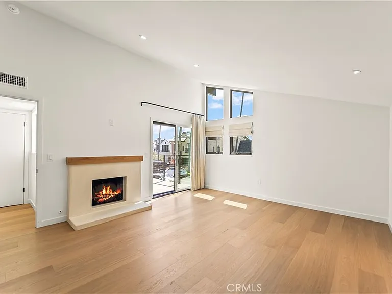 429 Goldenrod — Photo 12