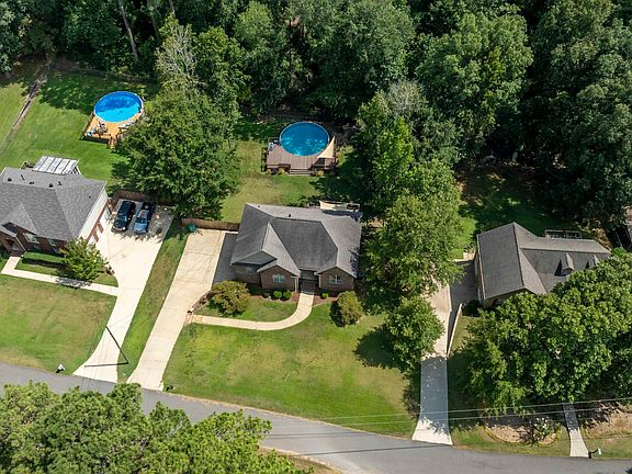 3rd image of 21070 Polly Cir