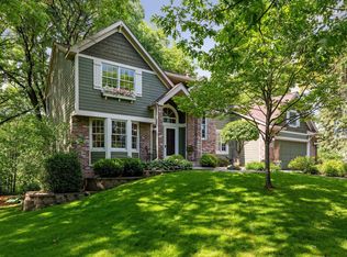 9404 Overlook Ct, Champlin, MN 55316