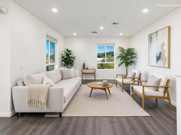 953 Radcliffe Trl, Vista, CA 92081