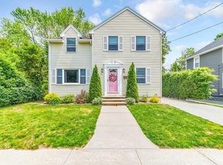 43 Grandview St, Springfield, MA 01118