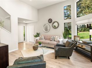 152 N Singingwood St UNIT 11, Orange, CA 92869