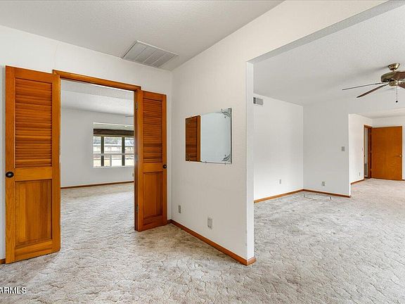 5th image of 185 W HEREFORD Drive