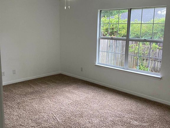 5th image of 2004 Cambridge Cir