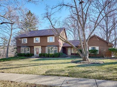 1652 Featherstone Dr, Saint Louis, MO, 63131
