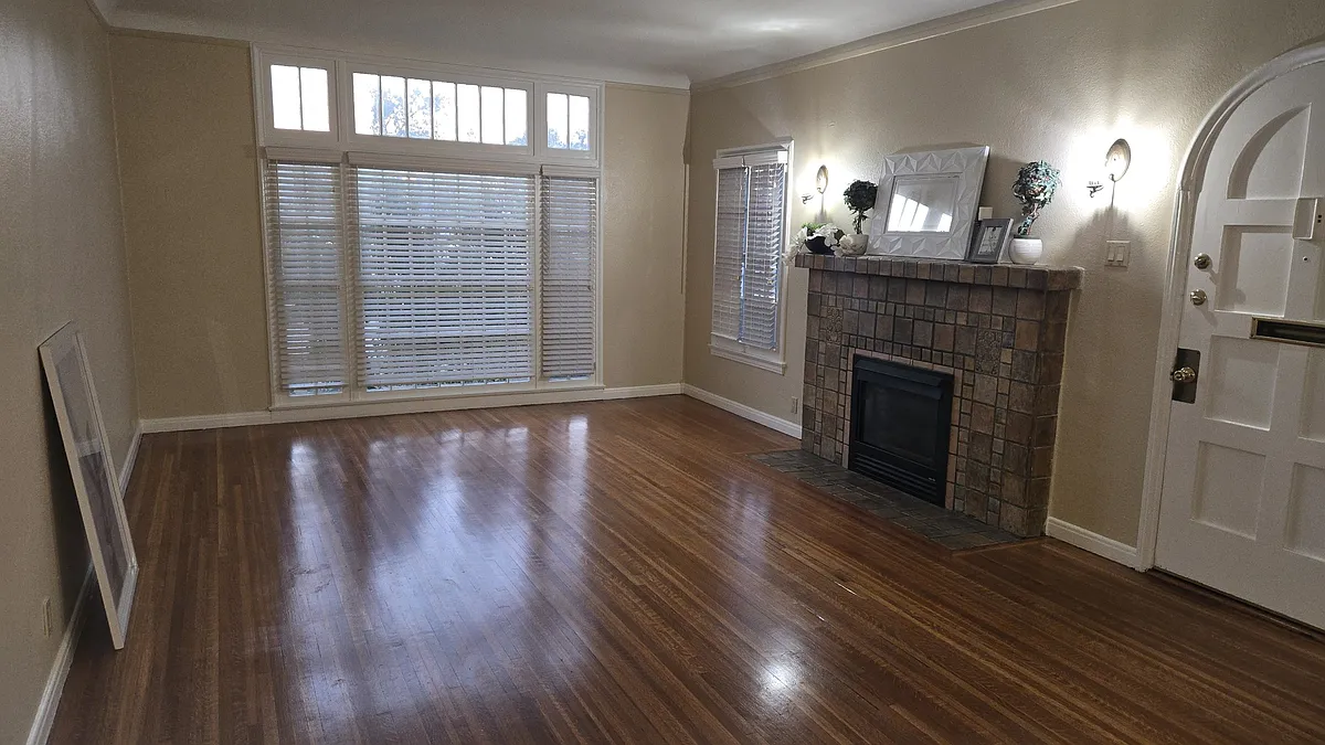 Building Photo - 5222 W Olympic Blvd #5222