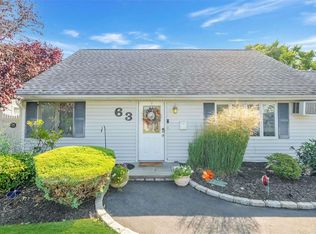 63 Barbara Ln, Levittown, NY 11756