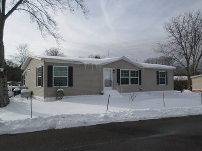 1520 Pinegrove Way, Erie, PA, 16509