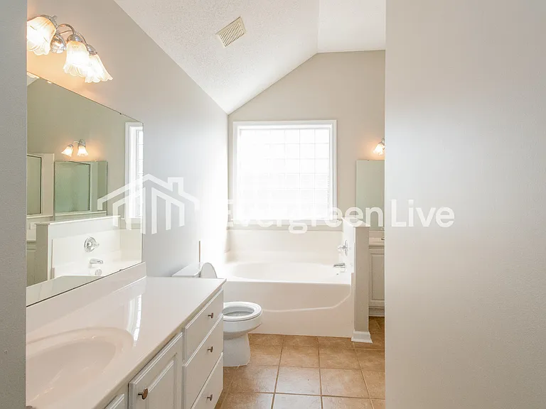 9216 Windsor Lake Blvd — Photo 9