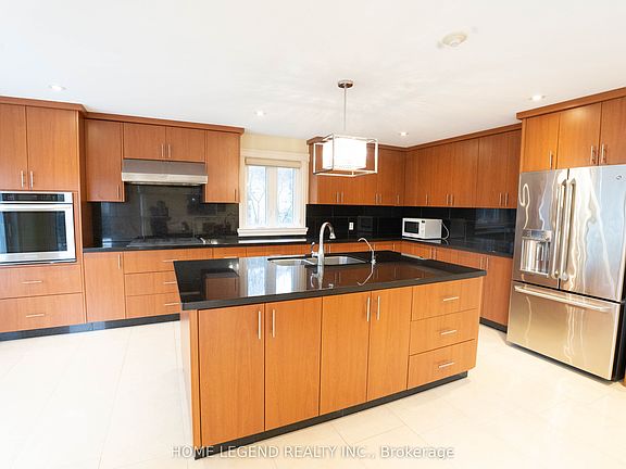 5th image of 183 McClure Dr