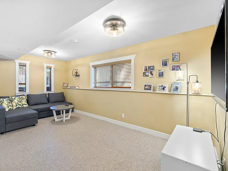 311 Spruce St — Photo 19