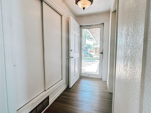 2nd image of 4924 Cornell Dr