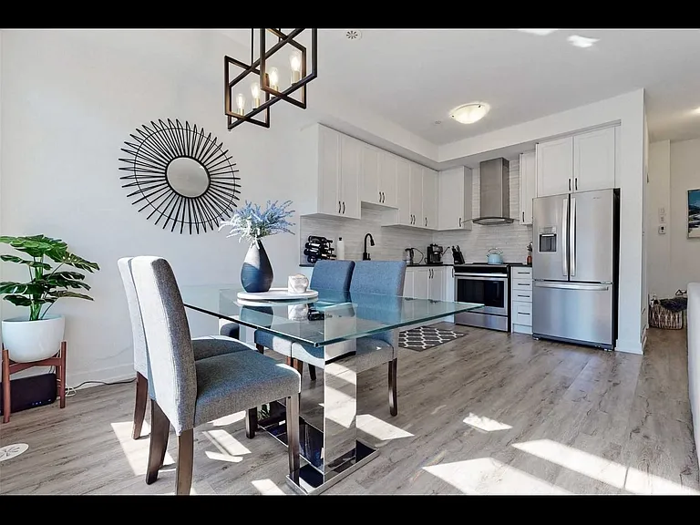 14 Hearne St E — Photo 10