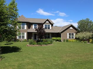 4502 Stonefield Cir, Sheboygan, WI 53083