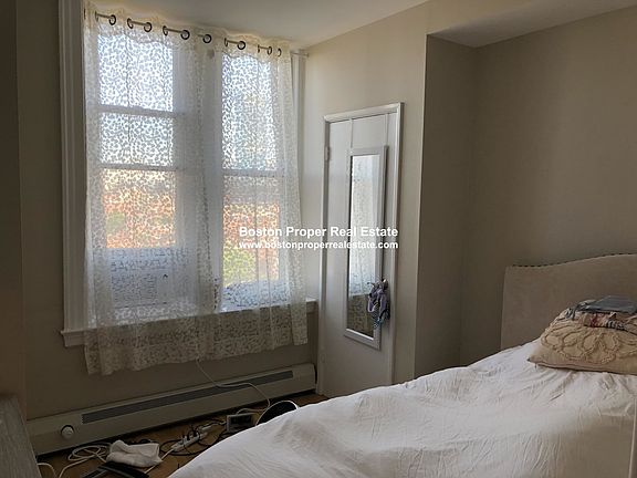 5th image of 483 Beacon St #Penthouse 7