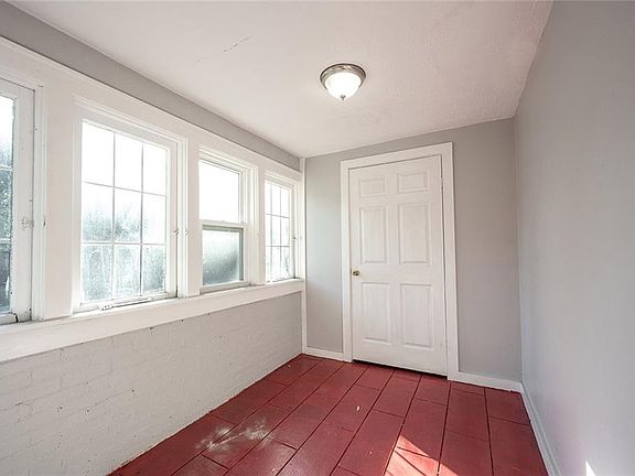 4th image of 4046 Boulevard Pl