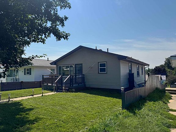 3rd image of 1337 20th Ave SW