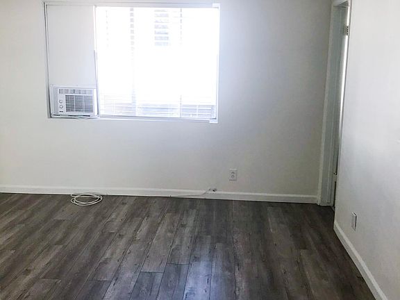 3rd image of 3520 Clarington Ave #4